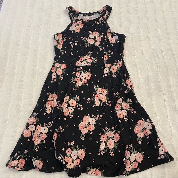 Derek Heart Dresses & Skirts - Derek Heart sz M black and floral high neck dress